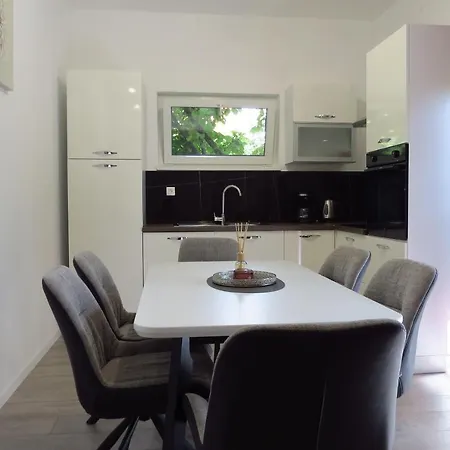 Apartman Niko Apartament Sinj